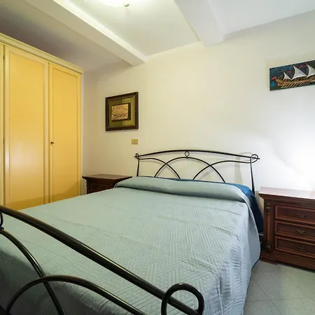 Lu Pultal דירה אלגהרו